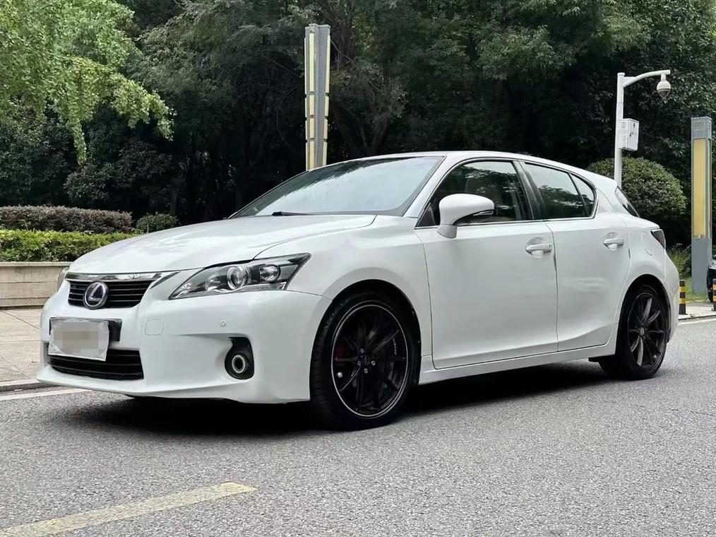 雷克萨斯ct和高尔夫哪个好／雷克萨斯 高尔夫