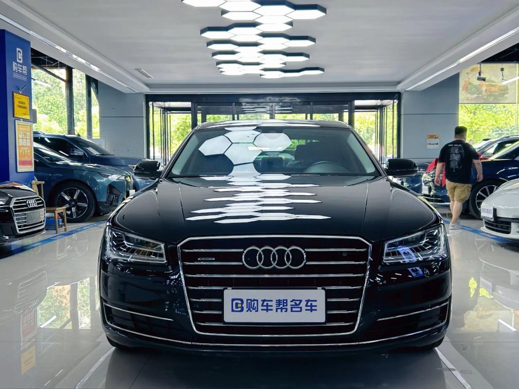 奥迪a8l二手车多少钱一辆／奥迪a8l二手车多少钱一辆新车