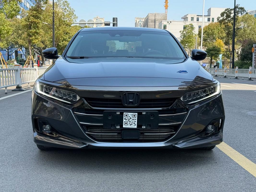 本田雅阁幻夜尊贵版落地多少钱 雅阁幻夜版和普通版有什么区别