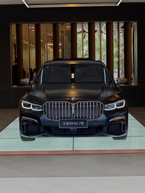 宝马760li落地价(宝马760顶配落地价)