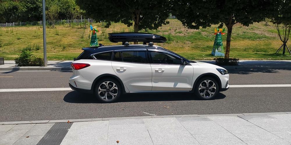 福特旅行车图片及报价／福特旅行车图片及报价大全