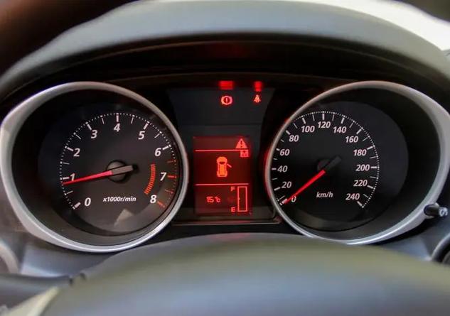 2014款三菱劲炫 2014款三菱劲炫油耗