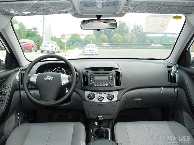 【11款悦动图片内饰图片,11款悦动内部图片】
