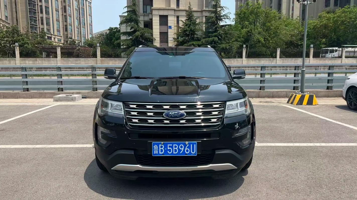 2018款福特探险者(2018款福特探险者35T五座豪华版具体参数)