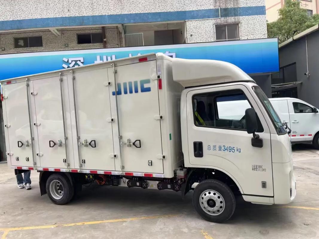 厢货小货车,厢货小货车能不能饭板