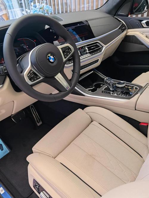 宝马x7内饰空间图片(宝马x7内饰空间图片及价格)